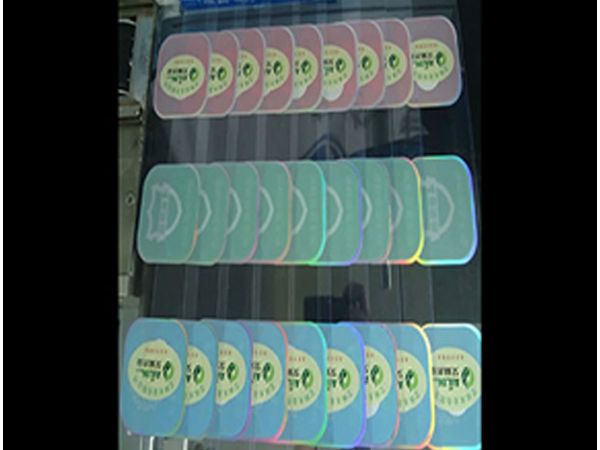 （視頻）片全自動斜面分卡貼標(biāo)機AS-P02PVC