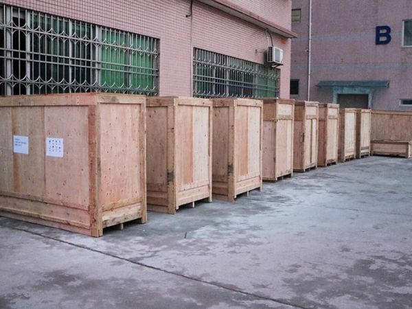  全自動流水線平面貼標(biāo)機出貨現(xiàn)場